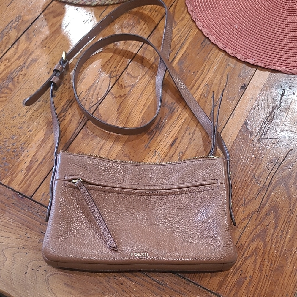 Fossil small brown shoulder bag
